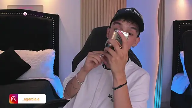 LiamWildx20 online show from 06-04-26, 04:51