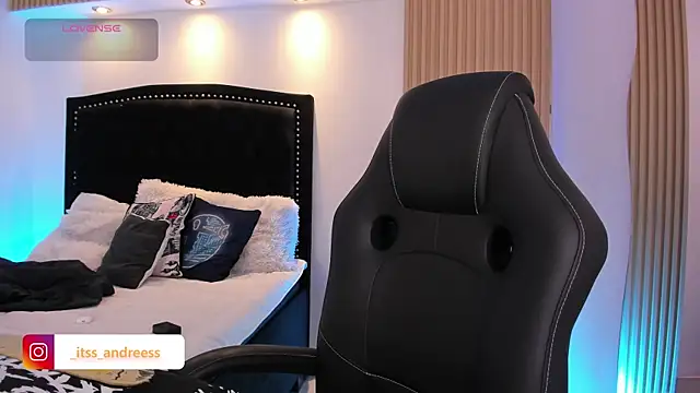 LiamWildx20 online show from 07-18-26, 04:05
