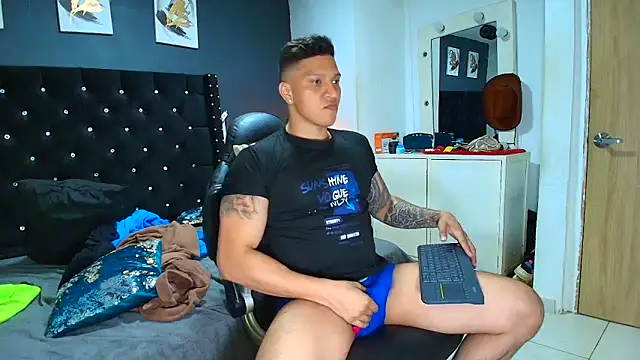 ethan dalton  online show from 04-22-26, 03:42