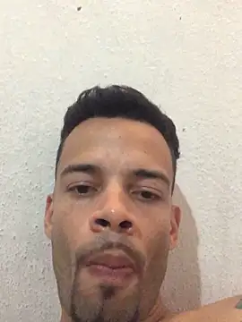 Snapshot of HenriquePhn chatting on 06-14-26, 07:38 HenriquePhn online show from 06-14-26, 07:38