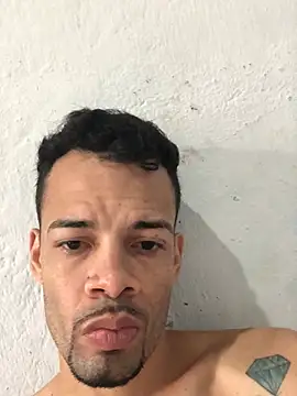 Snapshot of HenriquePhn chatting on 06-26-26, 11:36 HenriquePhn online show from 06-26-26, 11:36
