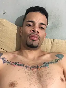 Snapshot of HenriquePhn chatting on 08-03-26, 02:54 HenriquePhn online show from 08-03-26, 02:54
