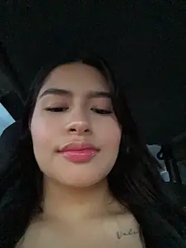 Snapshot of andrea_gomes_ chatting on 04-26-26, 10:51 andrea gomes online show from 04-26-26, 10:51
