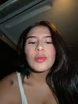Snapshot of andrea_gomes_ chatting on 04-30-26, 06:42 andrea gomes online show from 04-30-26, 06:42
