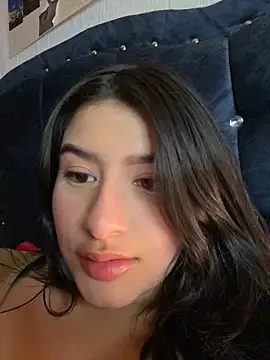 Snapshot of andrea_gomes_ chatting on 05-16-26, 07:27 andrea gomes online show from 05-16-26, 07:27