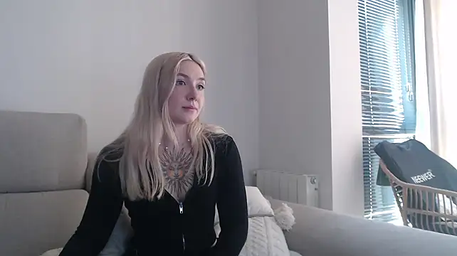 tattoobbgirl online show from 10-15-25, 11:32