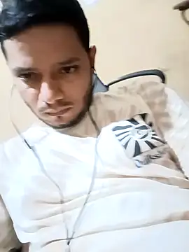 Snapshot of Hotbooy chatting on 09-11-25, 07:08 Hotbooy online show from 09-11-25, 07:08