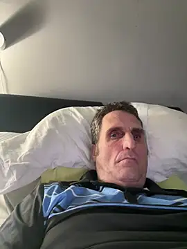 Snapshot of Bw3322 chatting on 03-24-26, 05:12 Bw3322 online show from 03-24-26, 05:12