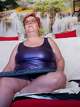 QueenPammy1 online show from 02-20-25, 12:36