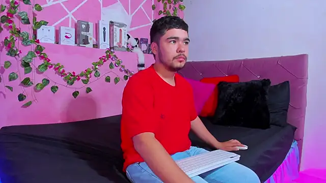  mia and mike  online show from 03-20-25, 11:49