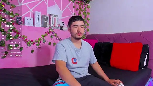  mia and mike  online show from 03-21-25, 11:33