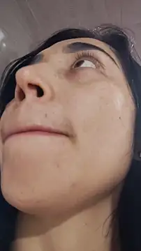 Snapshot of Elowyn chatting on 02-12-26, 09:54 Elowyn online show from 02-12-26, 09:54