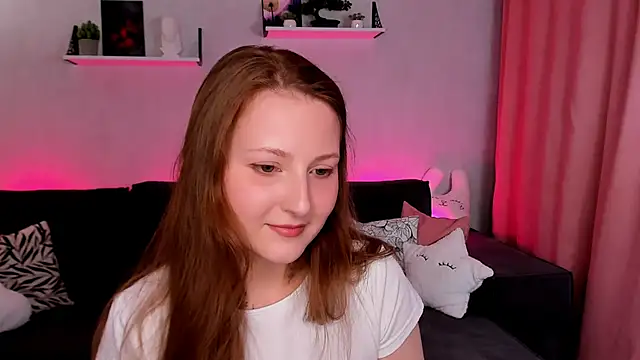 Snapshot of VelvetCherry_ chatting on 03-18-25, 12:25 VelvetCherry online show from 03-18-25, 12:25