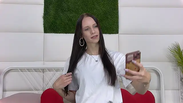 TaraHarris online show from 10-19-25, 08:26