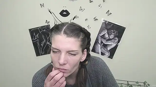 Snapshot of VanessaRey_ chatting on 03-19-25, 10:44 VanessaRey online show from 03-19-25, 10:44