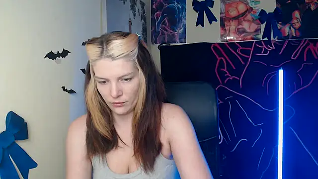 Snapshot of VanessaRey_ chatting on 04-26-26, 06:44 VanessaRey online show from 04-26-26, 06:44