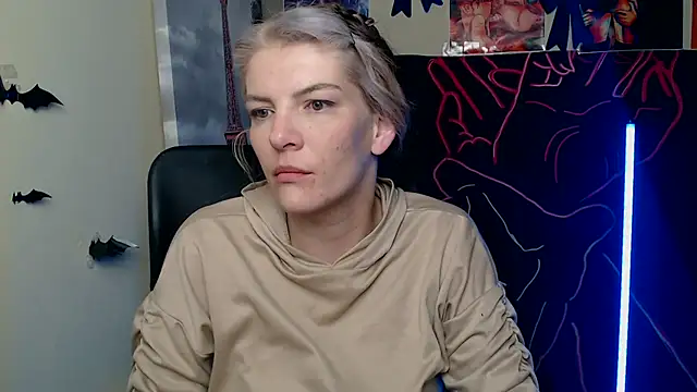 Snapshot of VanessaRey_ chatting on 05-14-26, 03:57 VanessaRey online show from 05-14-26, 03:57