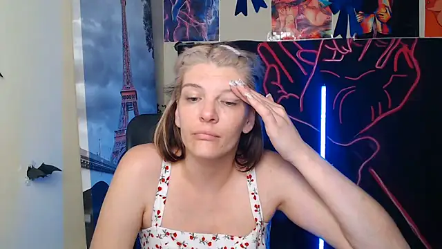 Snapshot of VanessaRey_ chatting on 05-23-26, 03:34 VanessaRey online show from 05-23-26, 03:34
