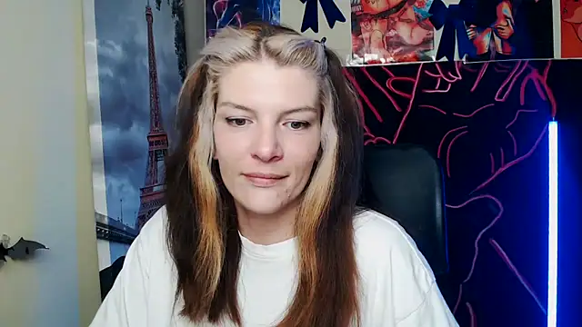 Snapshot of VanessaRey_ chatting on 06-02-26, 06:48 VanessaRey online show from 06-02-26, 06:48