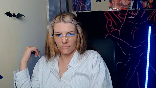 Snapshot of VanessaRey_ chatting on 06-04-26, 07:03 VanessaRey online show from 06-04-26, 07:03