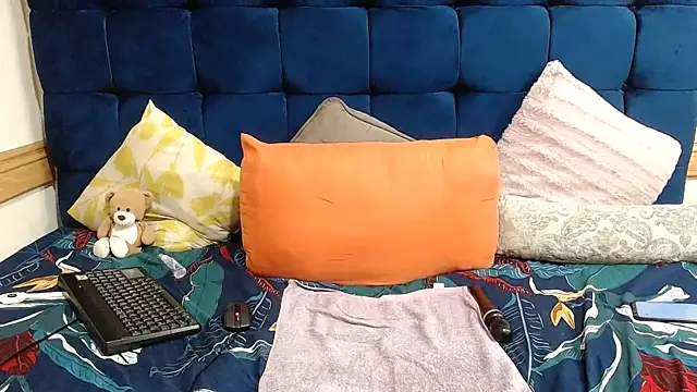 AriesCake online show from 04-21-26, 02:51