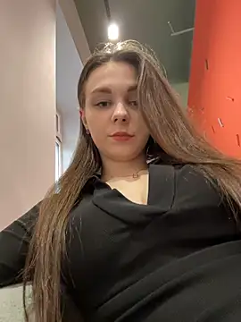 Snapshot of MilaBee chatting on 05-06-26, 11:48 MilaBee online show from 05-06-26, 11:48