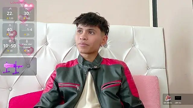 Snapshot of Ethan_Westt chatting on 10-28-25, 08:44 Ethan Westt online show from 10-28-25, 08:44