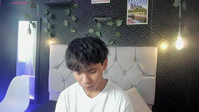 Snapshot of Ethan_Westt chatting on 05-18-26, 09:42 Ethan Westt online show from 05-18-26, 09:42