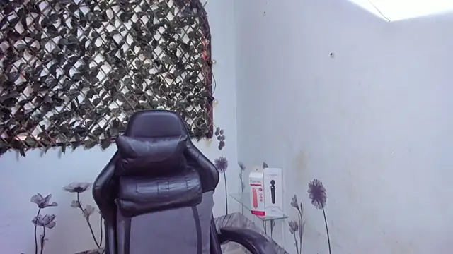 Sarahbrowm  online show from 09-08-25, 04:50