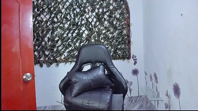 Sarahbrowm  online show from 09-25-25, 06:00