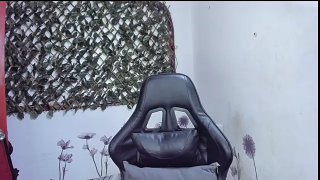 Sarahbrowm  online show from 10-05-25, 06:28