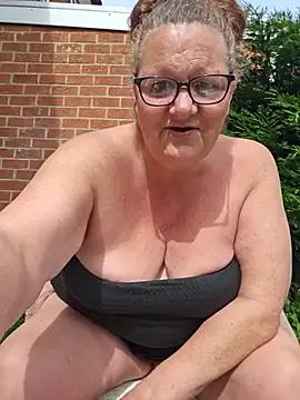 MissQueenBeex online show from 05-28-26, 02:25