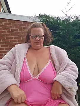 MissQueenBeex online show from 06-15-26, 08:05