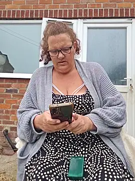 MissQueenBeex online show from 06-16-26, 07:55