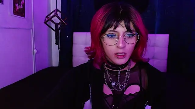 goth minerva online show from 10-18-25, 01:23