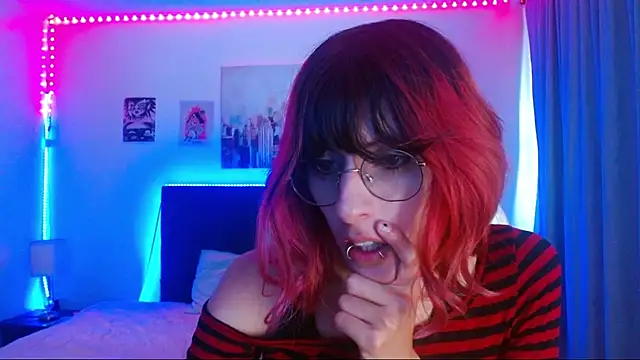 goth minerva online show from 11-22-25, 01:32