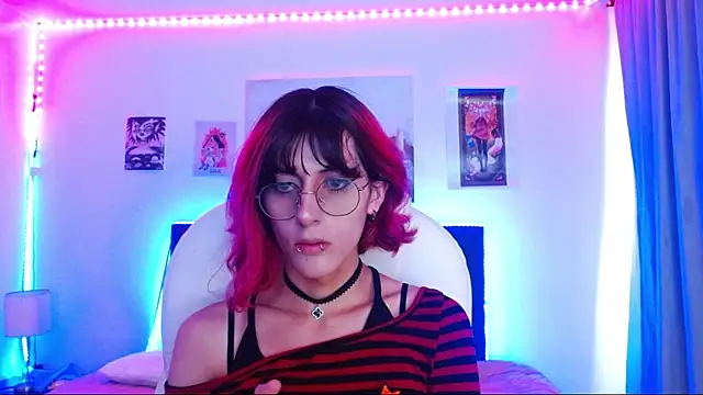 goth minerva online show from 11-25-25, 01:22