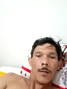 Snapshot of Marcos2402mf chatting on 11-10-25, 05:01 Marcos2402mf online show from 11-10-25, 05:01