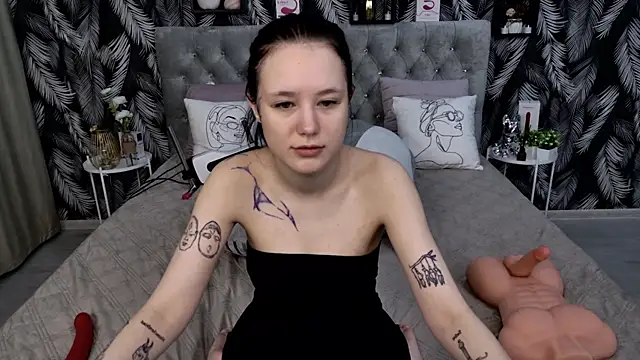 CarolineTenders online show from 11-27-25, 01:07