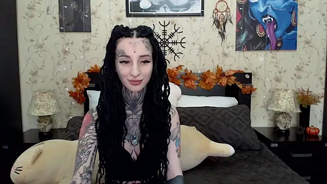 Snapshot of Velvetbat chatting on 10-16-25, 06:36 Velvetbat online show from 10-16-25, 06:36