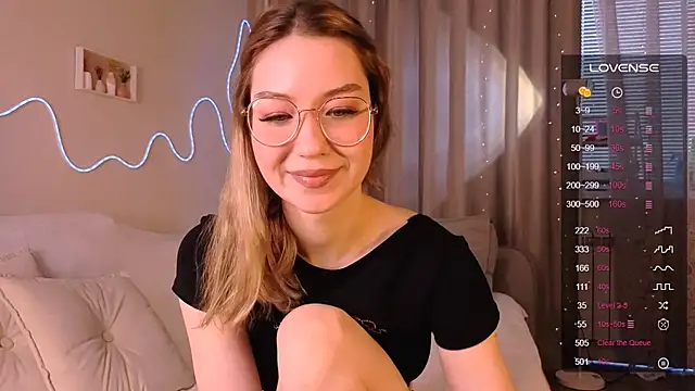 Lilo Sims online show from 11-11-25, 03:28