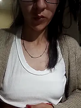 Snapshot of Camilitah chatting on 10-13-25, 03:06 Camilitah online show from 10-13-25, 03:06