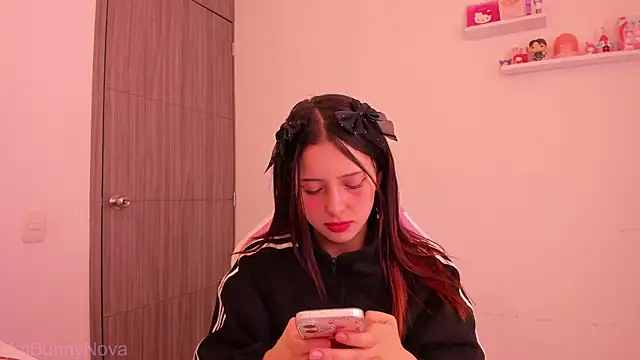 ImBunnyNova online show from 06-15-26, 04:31