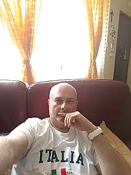 Alexis Bull online show from 05-11-26, 08:53