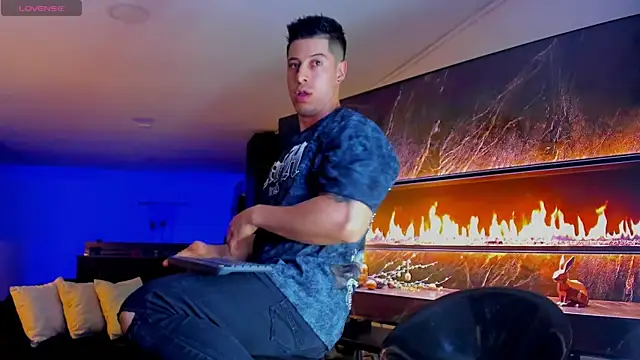 Lukas Green online show from 04-21-26, 02:51