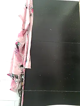 Yuli Mars online show from 10-31-25, 03:57