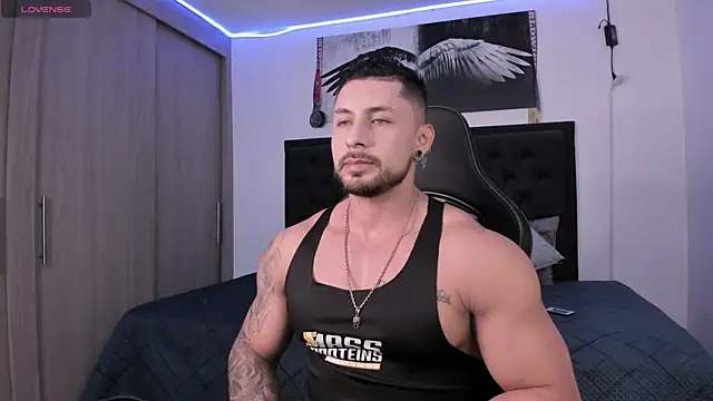 Snapshot of santi_aesthetic chatting on 10-01-25, 02:39 santi aesthetic online show from 10-01-25, 02:39