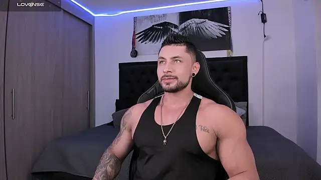 Snapshot of santi_aesthetic chatting on 10-04-25, 02:53 santi aesthetic online show from 10-04-25, 02:53