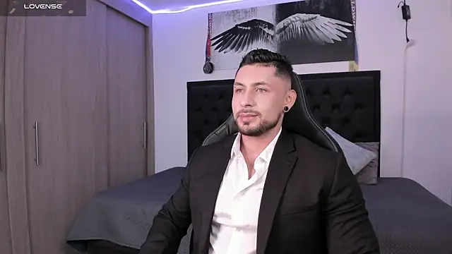 Snapshot of santi_aesthetic chatting on 10-08-25, 03:48 santi aesthetic online show from 10-08-25, 03:48
