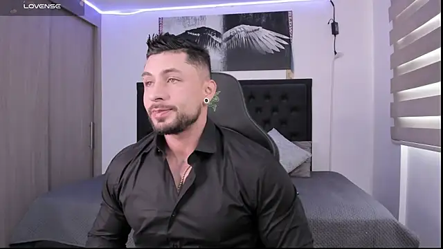 Snapshot of santi_aesthetic chatting on 10-12-25, 09:03 santi aesthetic online show from 10-12-25, 09:03